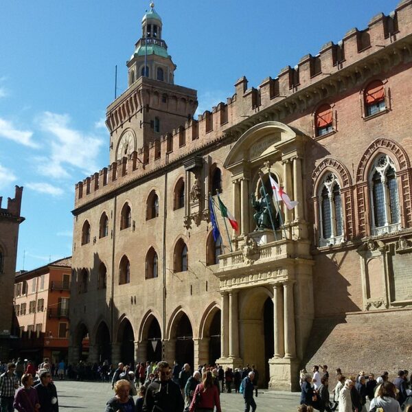 Emilia Romagna – Bando per il sostegno alla produzione di opere cinematografiche e audiovisive, realizzate da imprese nazionali, europee ed extraeuropee – Anno 2025